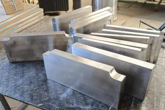 新疆不锈钢包铅件